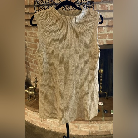 Chico’s Golden Metallic Latte Sleeveless Sweater - Picture 4 of 10